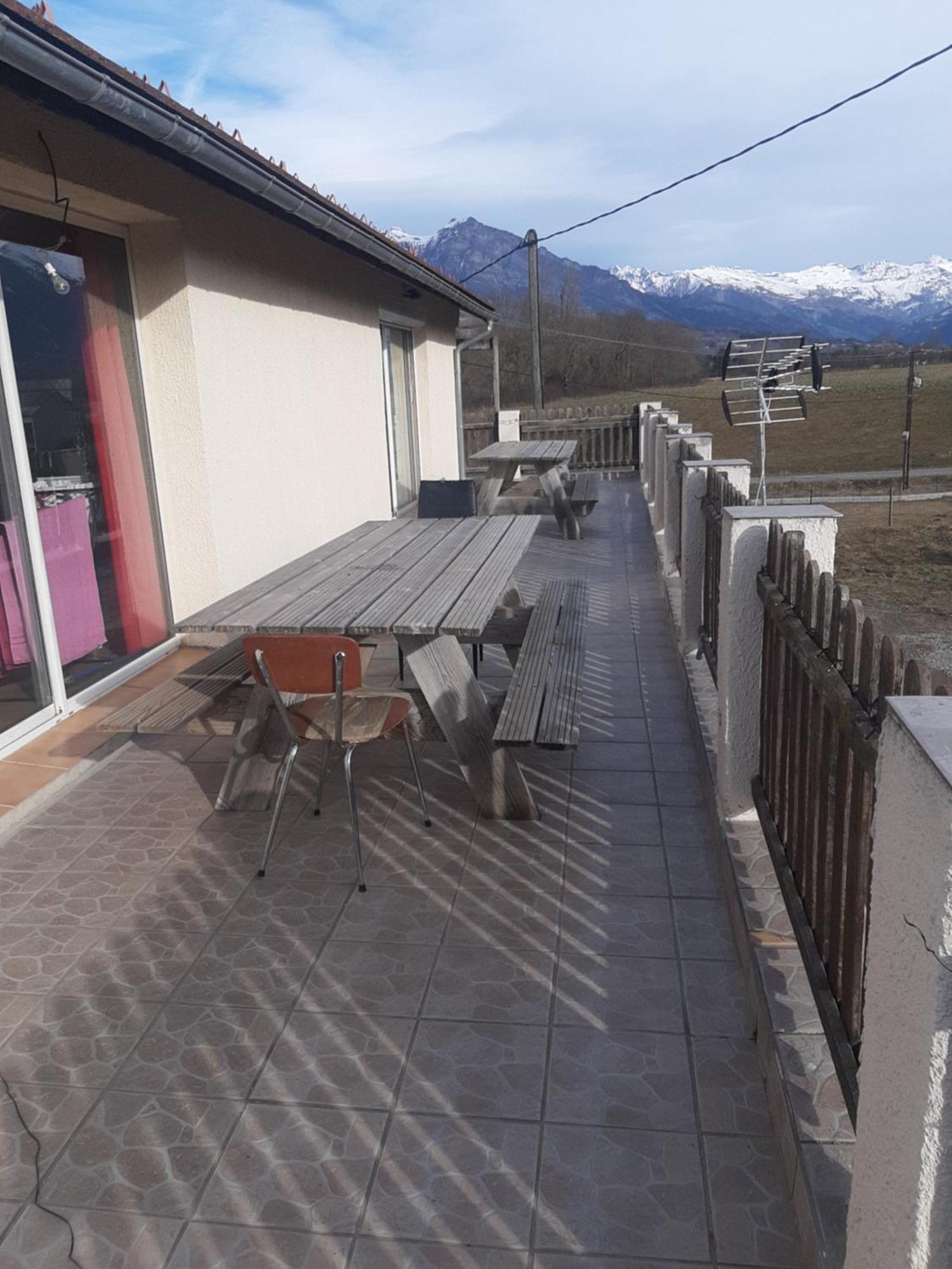 Gogo Location 1 Apartment